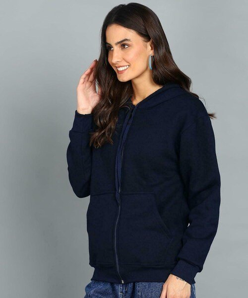 Hoodies vs. Jackets – Find Your Perfect Fit for Any Weather