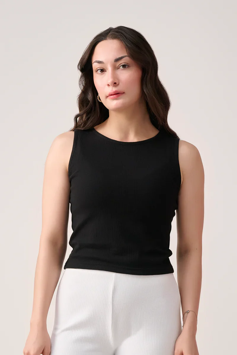 The Ultimate Guide to Choosing Between a Shirt vs. Tank Top